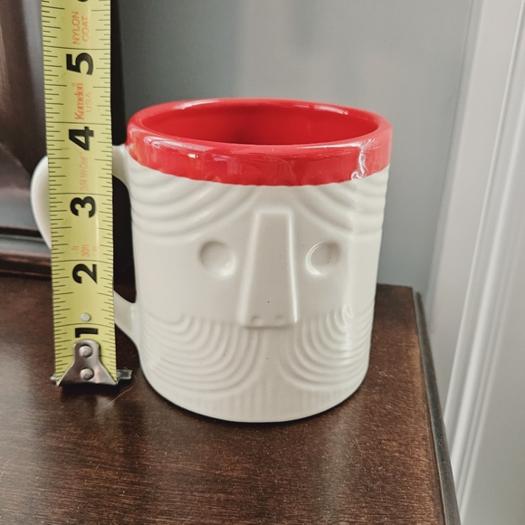 Crate & Barrel Christmas Santa mug like new - Picture 5 of 6